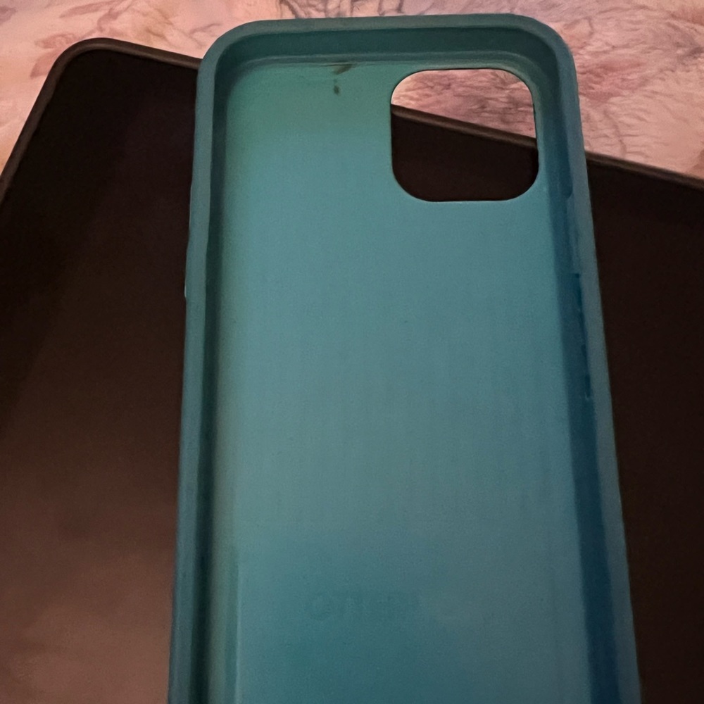 Otterbox case. Barely used.